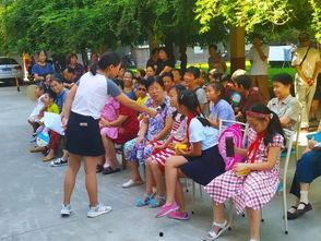 吃瓜看戏逛街,吃瓜看戏，尽享生活百态