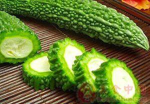 越南人吃凉瓜视频,清凉一夏的越南风味