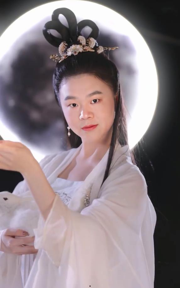 德云社美女吃瓜,揭秘娱乐圈幕后故事