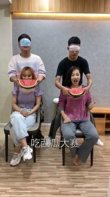 蒙眼吃瓜挑战,趣味横生的感官挑战游戏