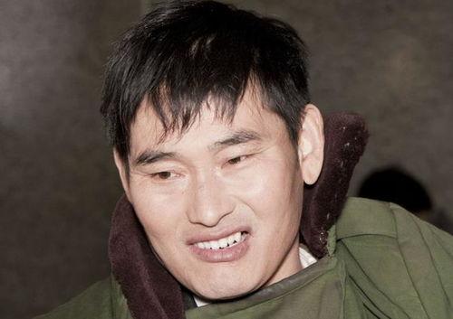 吃瓜大衣哥,揭秘娱乐圈背后的真相  第2张