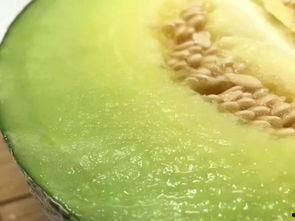 佛山异地情侣吃瓜