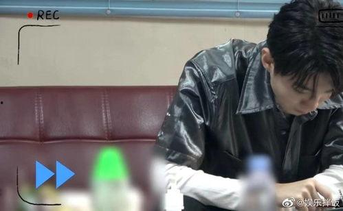 土豪视角 吃瓜视频,揭秘土豪眼中的吃瓜盛宴  第3张